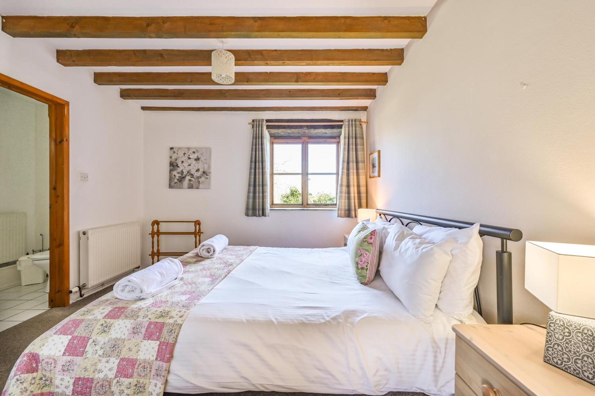 Polean Farm Cottages - With Free Animal Feeding And Pony Rides And Free Access To A Nearby Pool 루 객실 사진